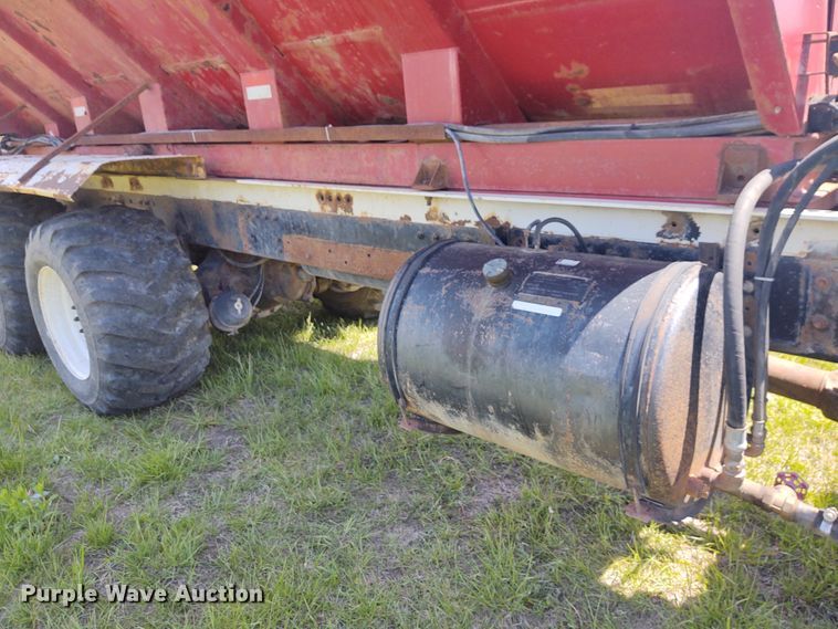 image for item DE6923 1992 Volvo White GMC Autocar applicator truck