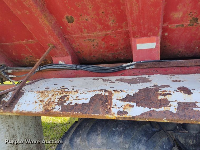 image for item DE6923 1992 Volvo White GMC Autocar applicator truck