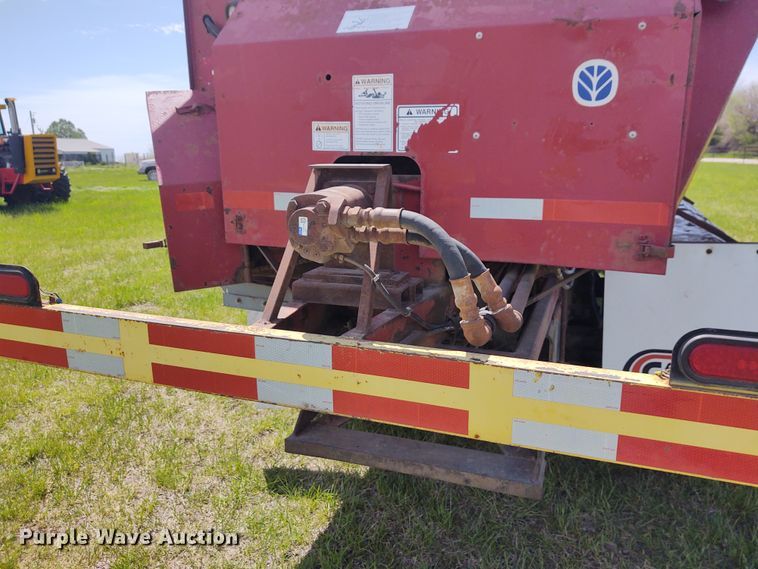 image for item DE6923 1992 Volvo White GMC Autocar applicator truck