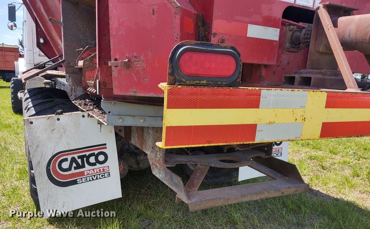 image for item DE6923 1992 Volvo White GMC Autocar applicator truck