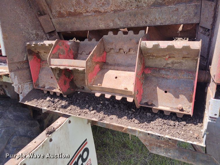 image for item DE6923 1992 Volvo White GMC Autocar applicator truck