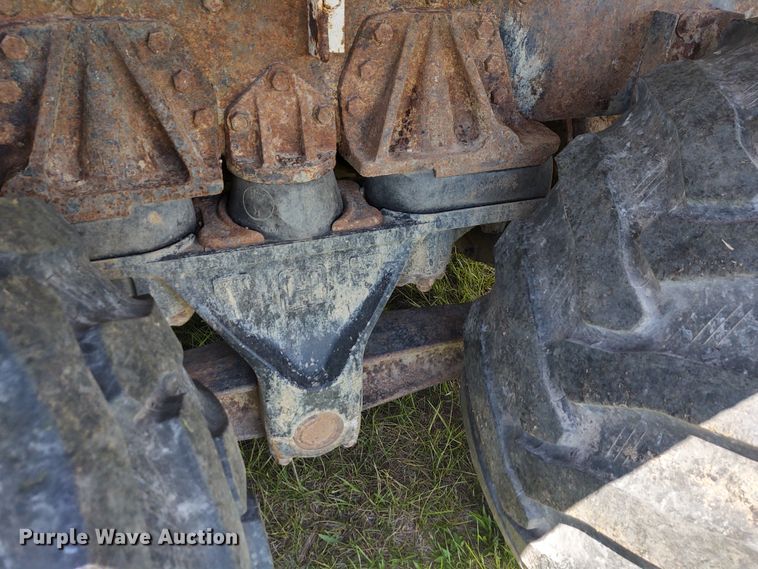 image for item DE6923 1992 Volvo White GMC Autocar applicator truck