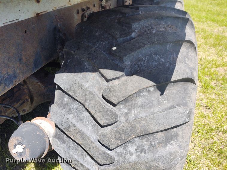 image for item DE6923 1992 Volvo White GMC Autocar applicator truck