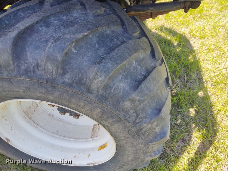 image for item DE6923 1992 Volvo White GMC Autocar applicator truck