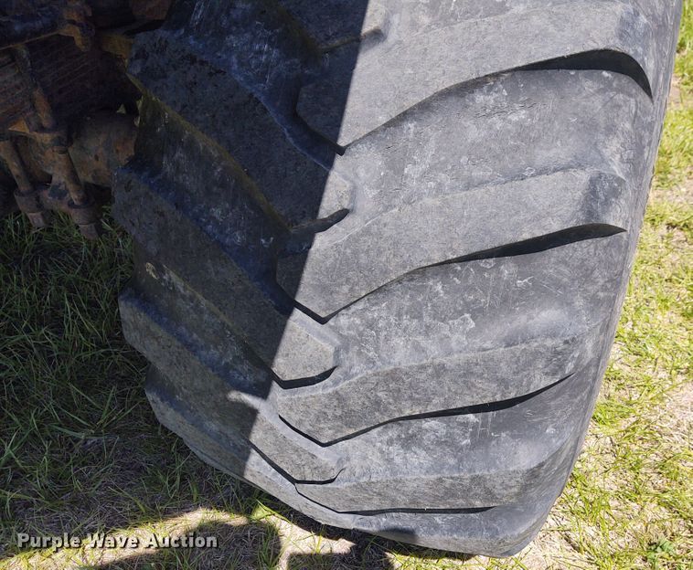 image for item DE6923 1992 Volvo White GMC Autocar applicator truck