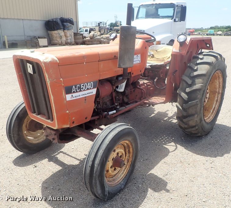 image for item DG3232 Allis Chalmers AC5040  tractor