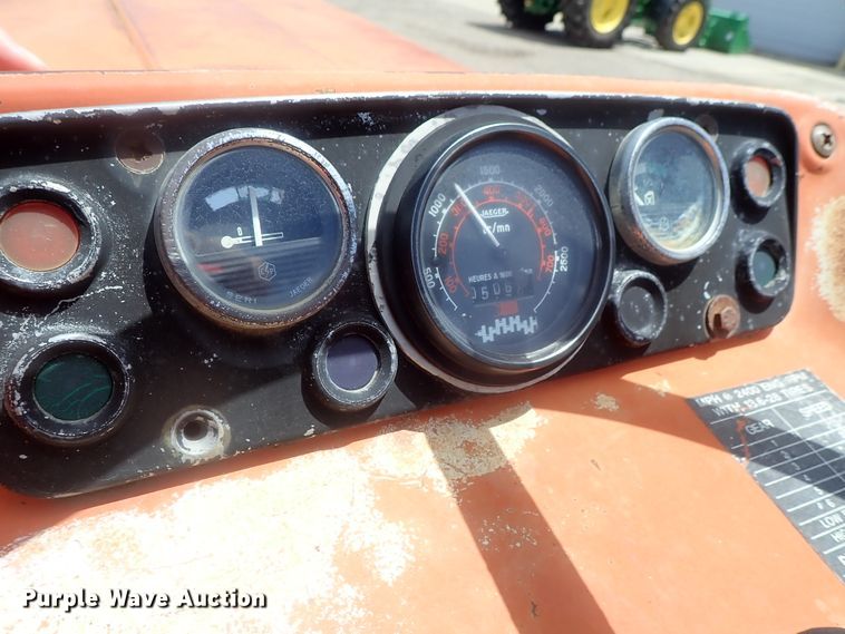 image for item DG3232 Allis Chalmers AC5040  tractor