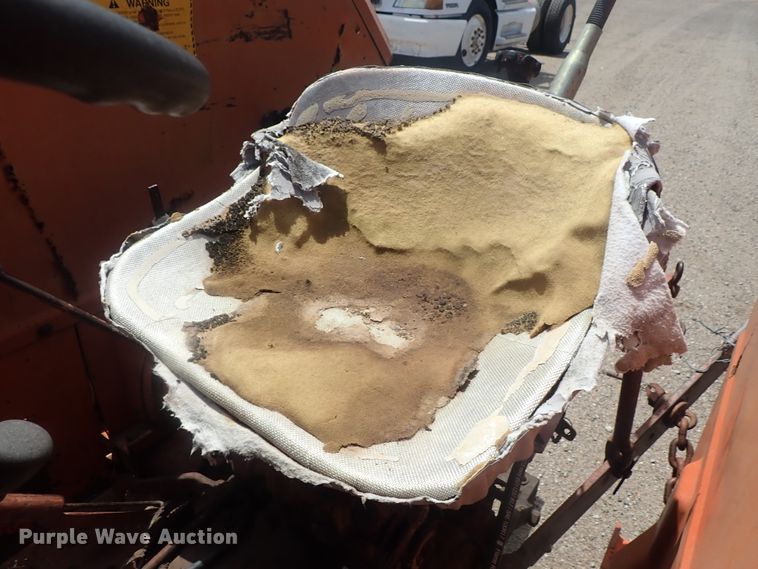 image for item DG3232 Allis Chalmers AC5040  tractor