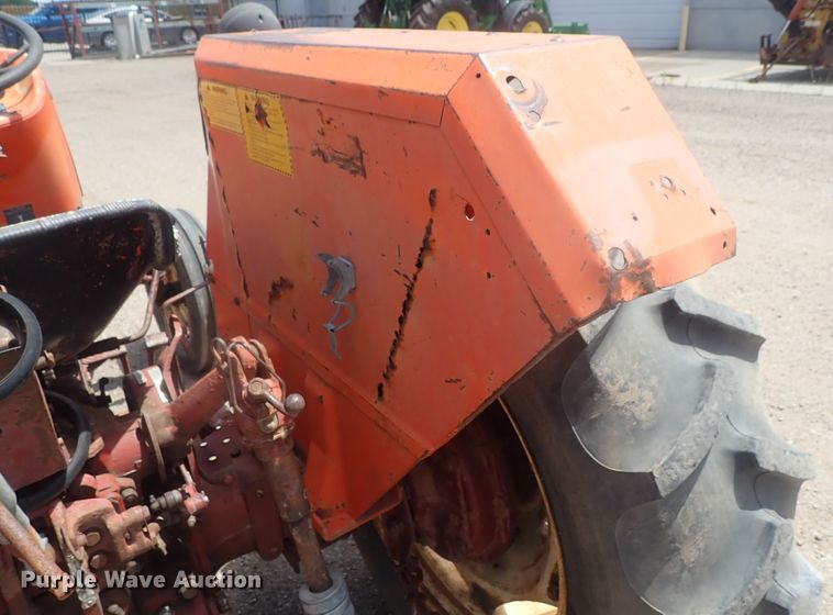image for item DG3232 Allis Chalmers AC5040  tractor
