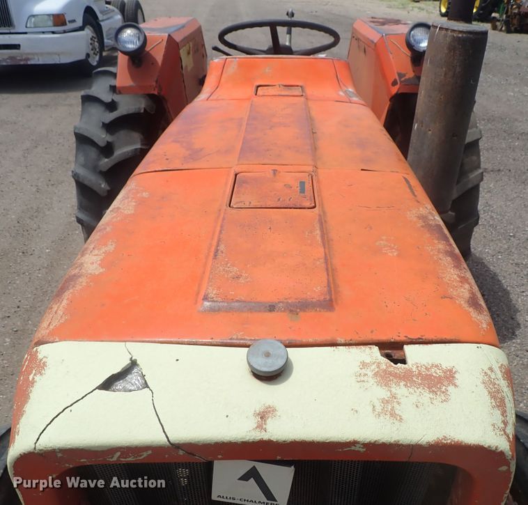 image for item DG3232 Allis Chalmers AC5040  tractor