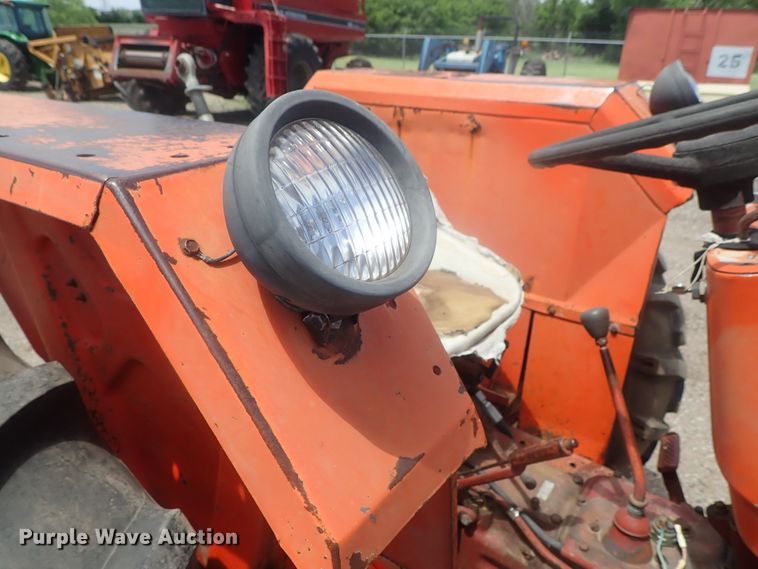 image for item DG3232 Allis Chalmers AC5040  tractor