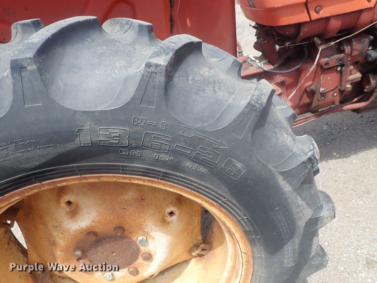 image for item DG3232 Allis Chalmers AC5040  tractor