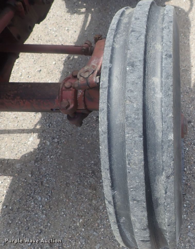 image for item DG3232 Allis Chalmers AC5040  tractor