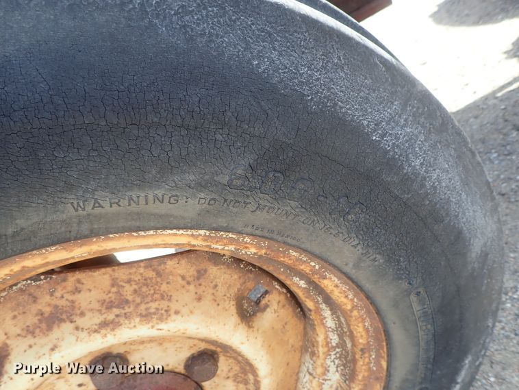 image for item DG3232 Allis Chalmers AC5040  tractor