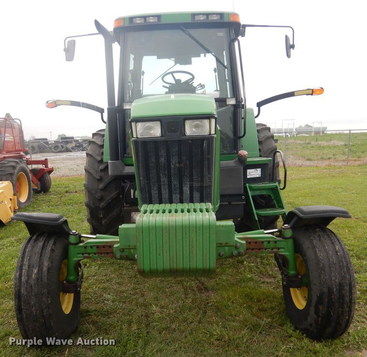 image for item DG5978 2003 John Deere 7810  tractor