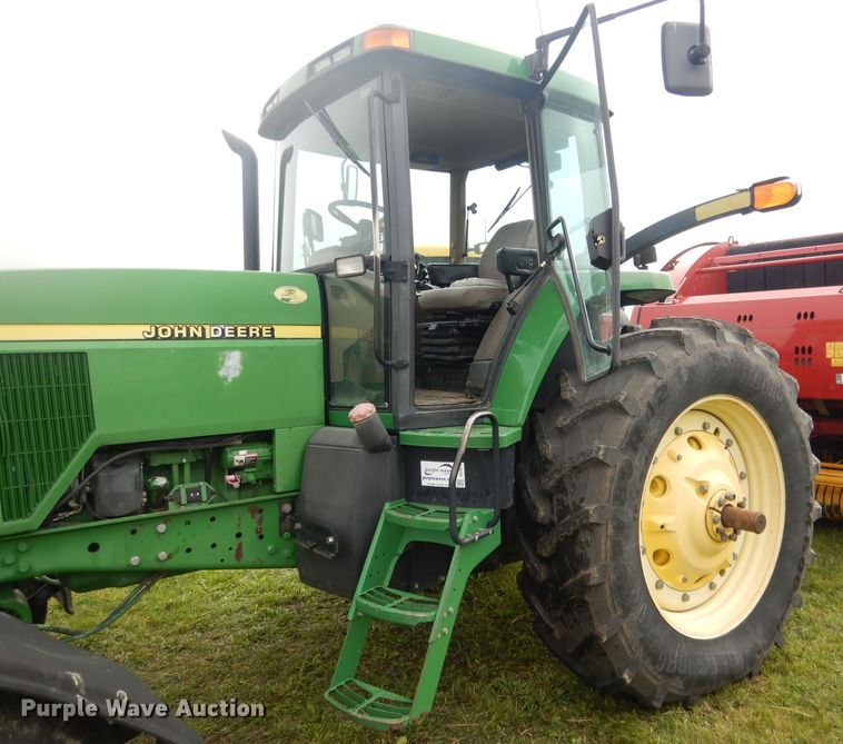 image for item DG5978 2003 John Deere 7810  tractor