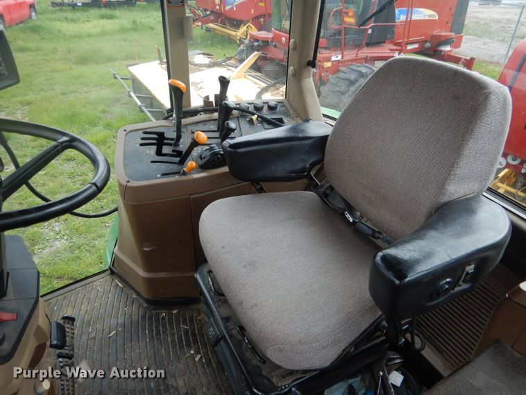 image for item DG5978 2003 John Deere 7810  tractor