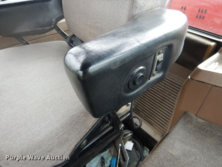 image for item DG5978 2003 John Deere 7810  tractor