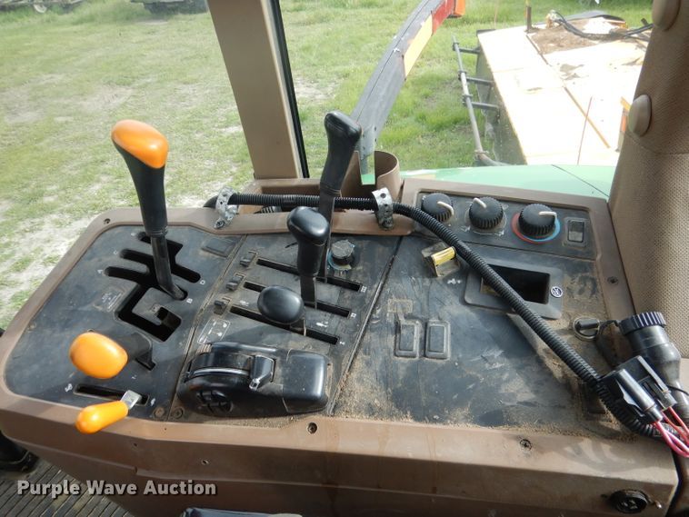 image for item DG5978 2003 John Deere 7810  tractor