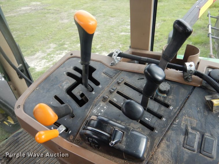 image for item DG5978 2003 John Deere 7810  tractor