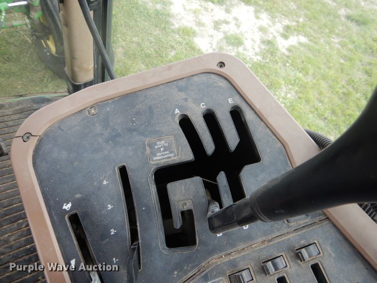 image for item DG5978 2003 John Deere 7810  tractor