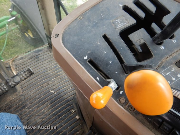 image for item DG5978 2003 John Deere 7810  tractor