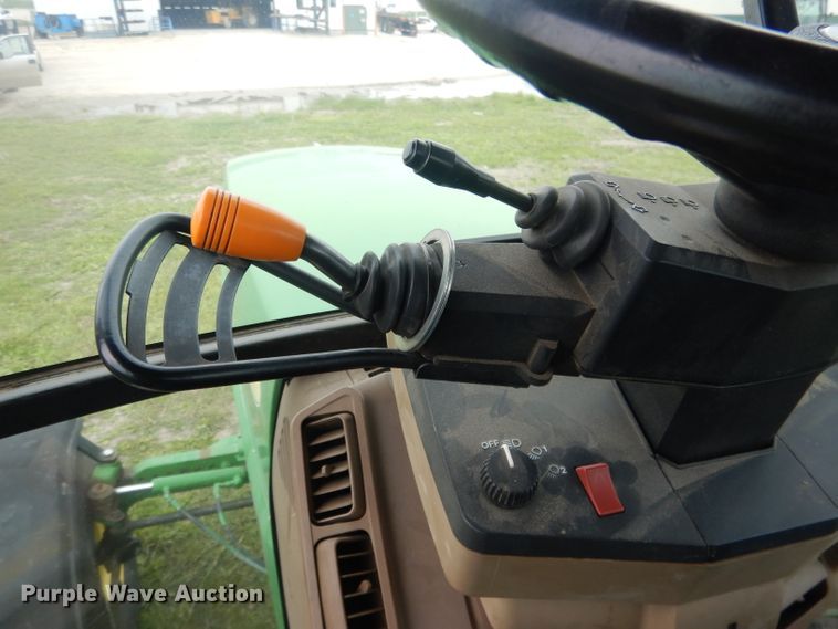 image for item DG5978 2003 John Deere 7810  tractor