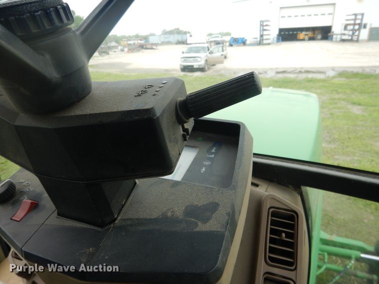 image for item DG5978 2003 John Deere 7810  tractor