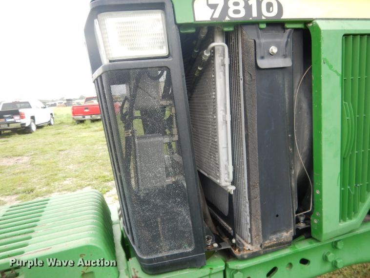 image for item DG5978 2003 John Deere 7810  tractor