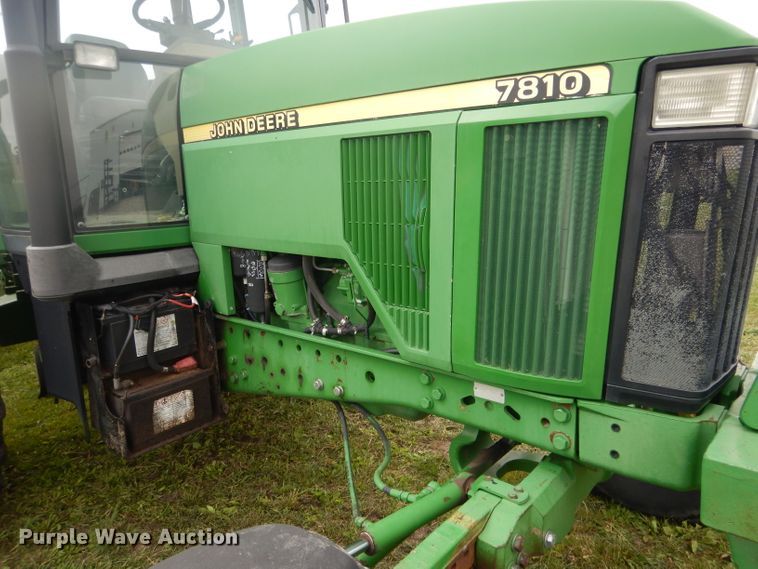image for item DG5978 2003 John Deere 7810  tractor
