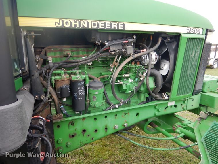 image for item DG5978 2003 John Deere 7810  tractor