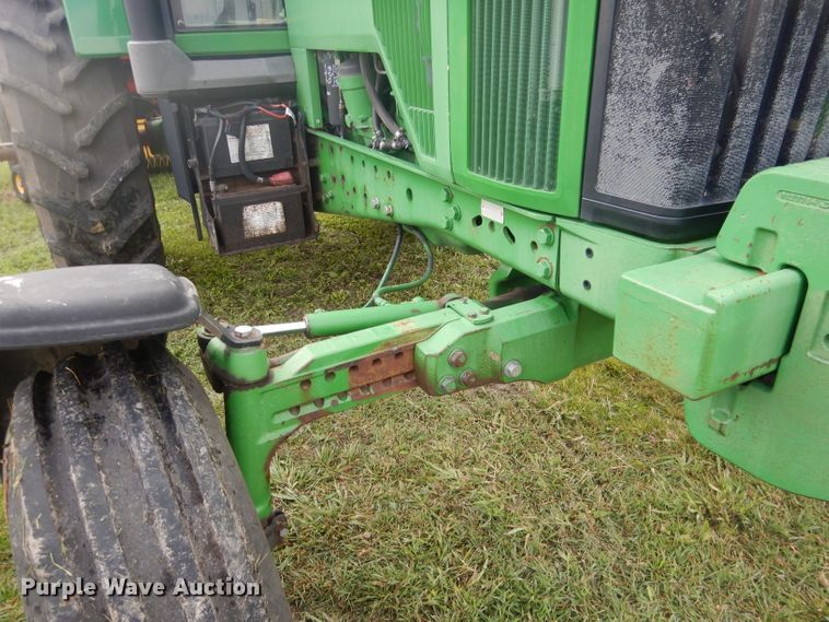 image for item DG5978 2003 John Deere 7810  tractor