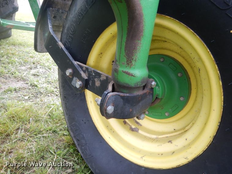 image for item DG5978 2003 John Deere 7810  tractor