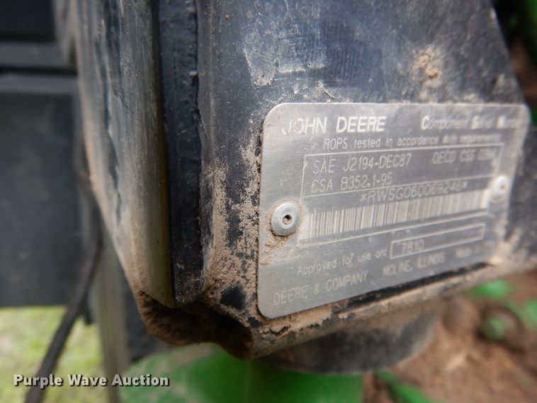 image for item DG5978 2003 John Deere 7810  tractor