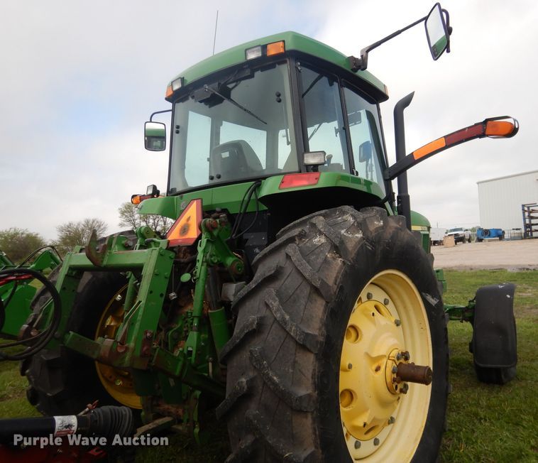 image for item DG5978 2003 John Deere 7810  tractor