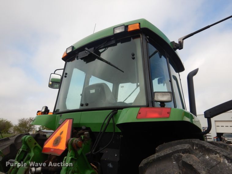 image for item DG5978 2003 John Deere 7810  tractor