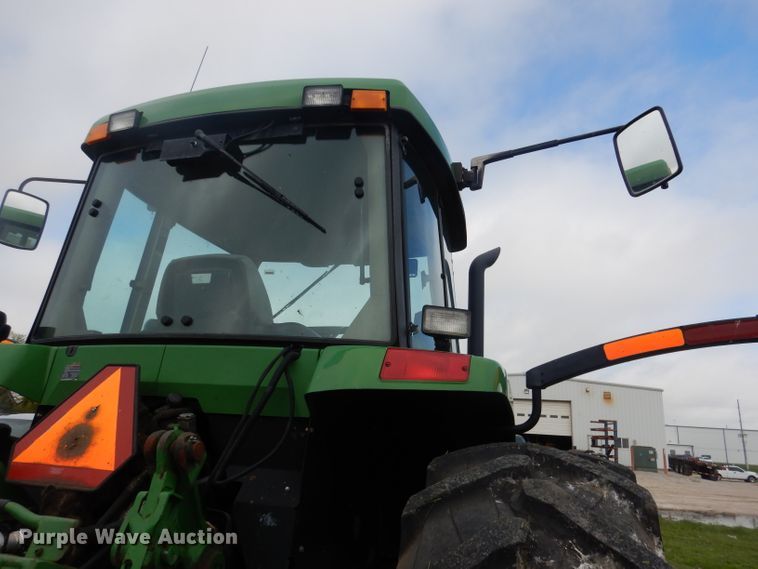 image for item DG5978 2003 John Deere 7810  tractor