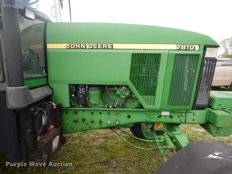 image for item DG5978 2003 John Deere 7810  tractor