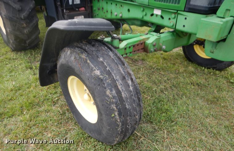image for item DG5978 2003 John Deere 7810  tractor