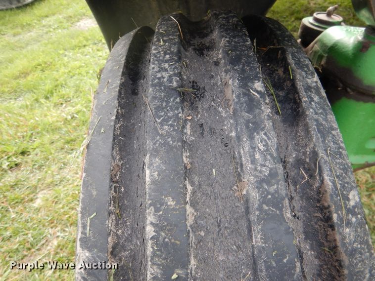 image for item DG5978 2003 John Deere 7810  tractor