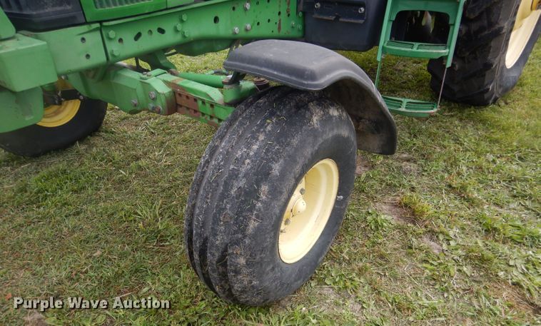 image for item DG5978 2003 John Deere 7810  tractor