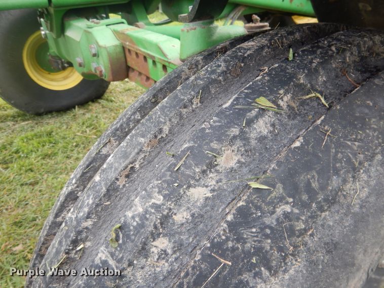 image for item DG5978 2003 John Deere 7810  tractor