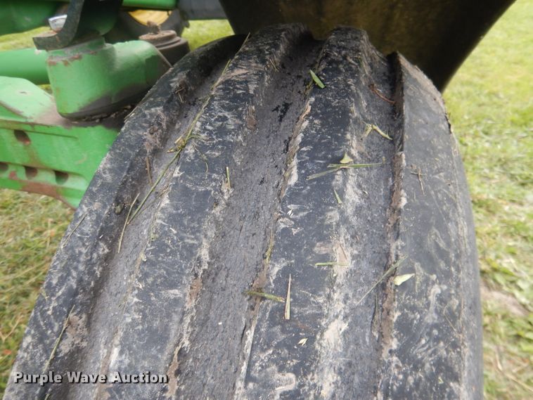 image for item DG5978 2003 John Deere 7810  tractor