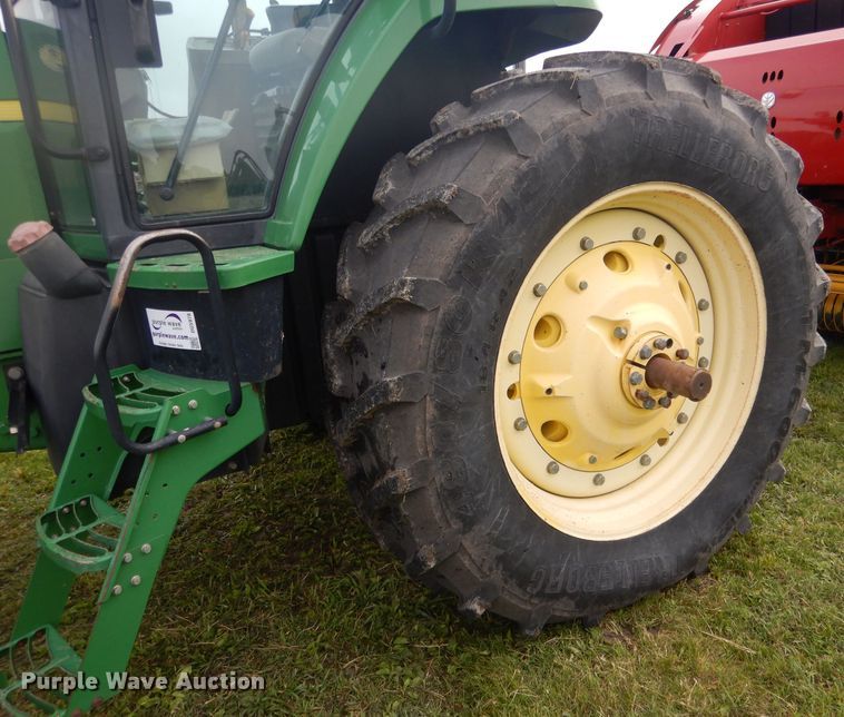 image for item DG5978 2003 John Deere 7810  tractor