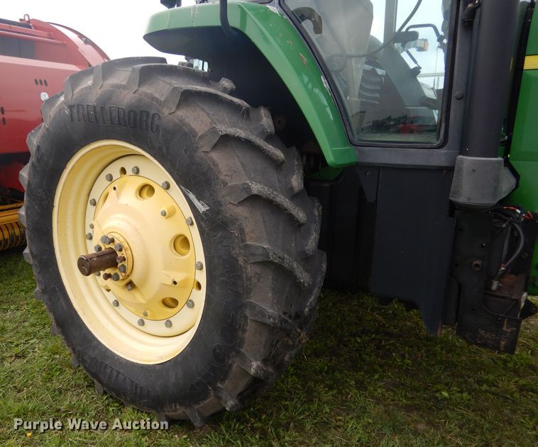 image for item DG5978 2003 John Deere 7810  tractor