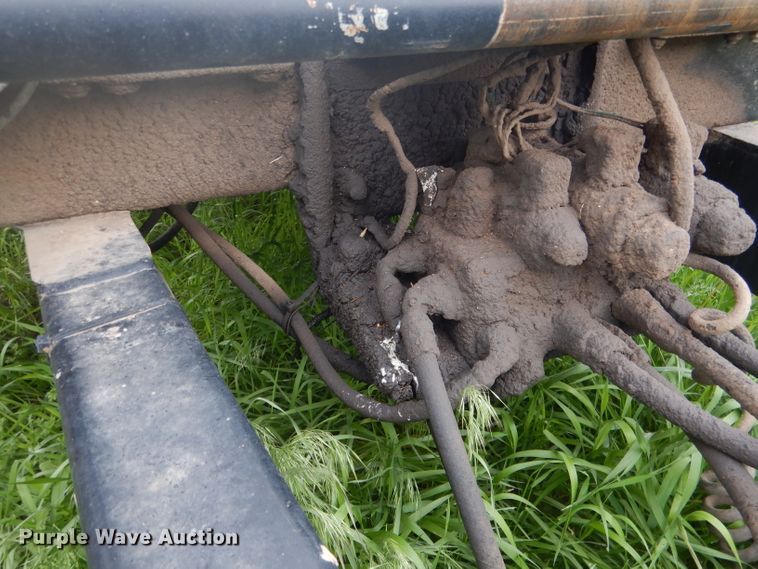 image for item DG5979 Farm King BM2400 bale carrier