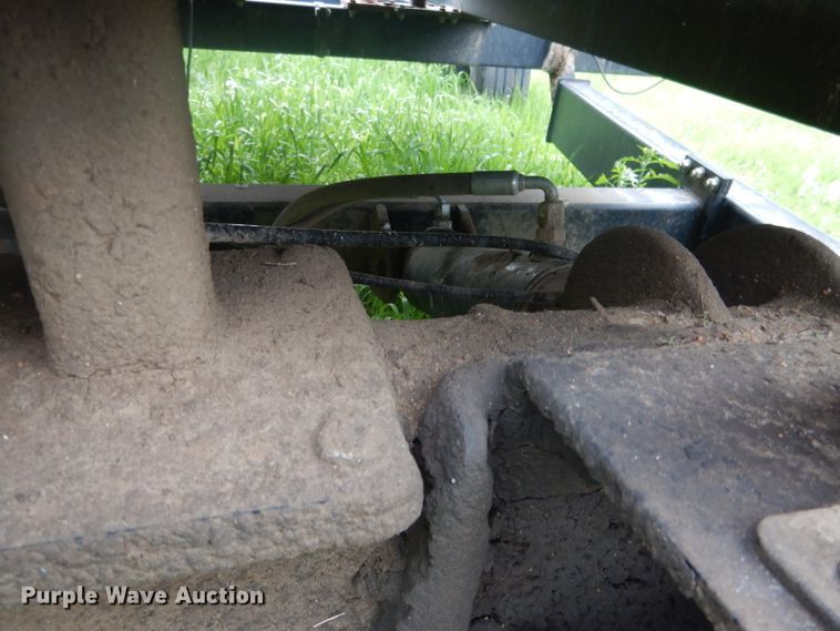 image for item DG5979 Farm King BM2400 bale carrier