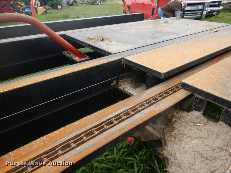 image for item DG5979 Farm King BM2400 bale carrier