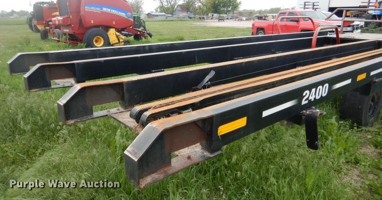image for item DG5979 Farm King BM2400 bale carrier