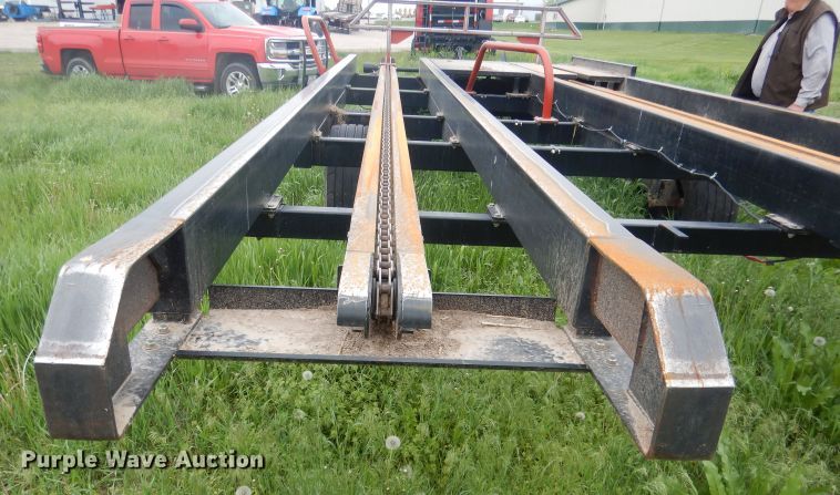 image for item DG5979 Farm King BM2400 bale carrier